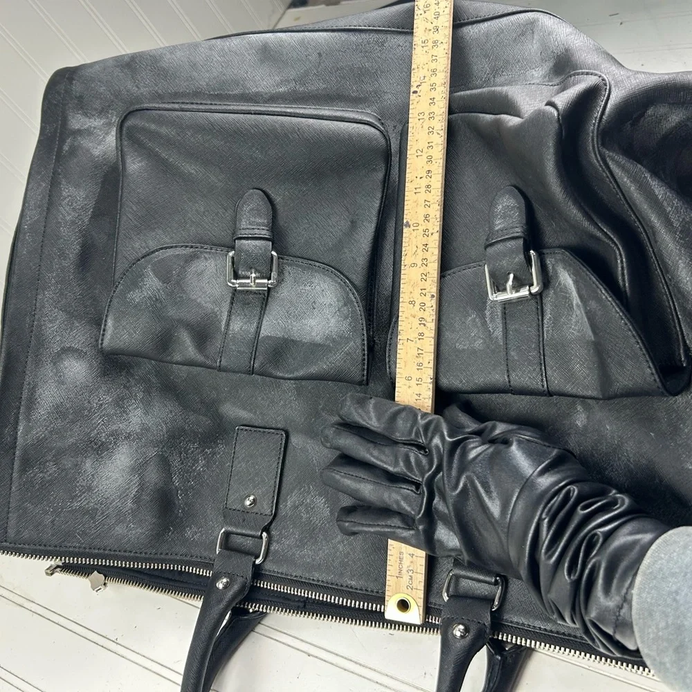 Hook + Albert Black Leather Weekender Garment Bag Unisex $590